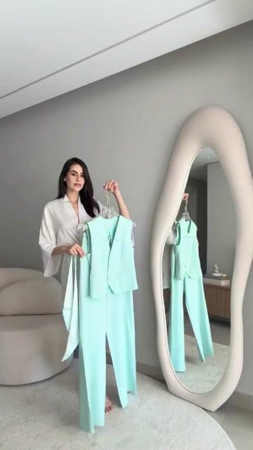 Conjunto Sastrero Chaleco y Pantalón (detalles en el cuello)